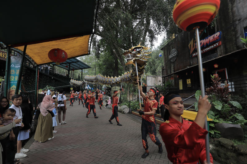 Parade Budaya Edisi Spesial Imlek 2024 di Taman Safari Bogor. (*)